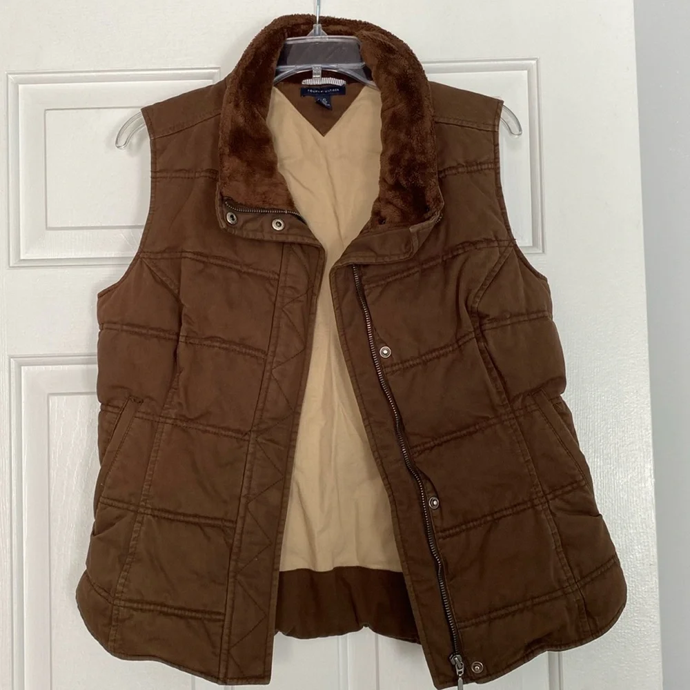 Tommy Hilfiger vest - Picture 1 of 5
